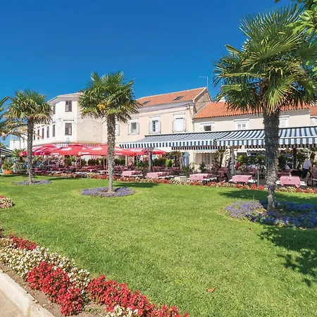 Awesome In W/ 1 Bedrooms Apartment